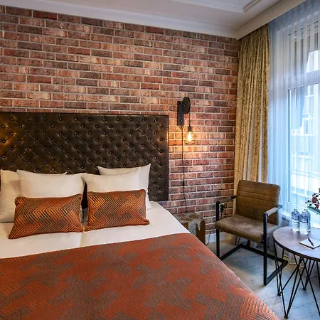 Jupiter Hotel 3*