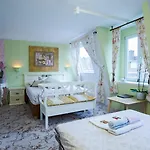Jupiter Hotel 3*